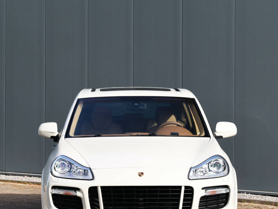 Bild 15/49 von Porsche Cayenne GTS (2009)