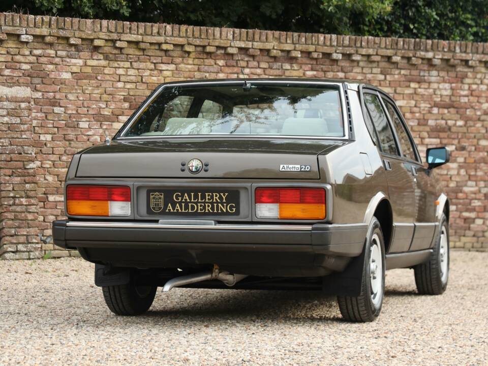 Afbeelding 20/50 van Alfa Romeo Alfetta 2.0 (1984)