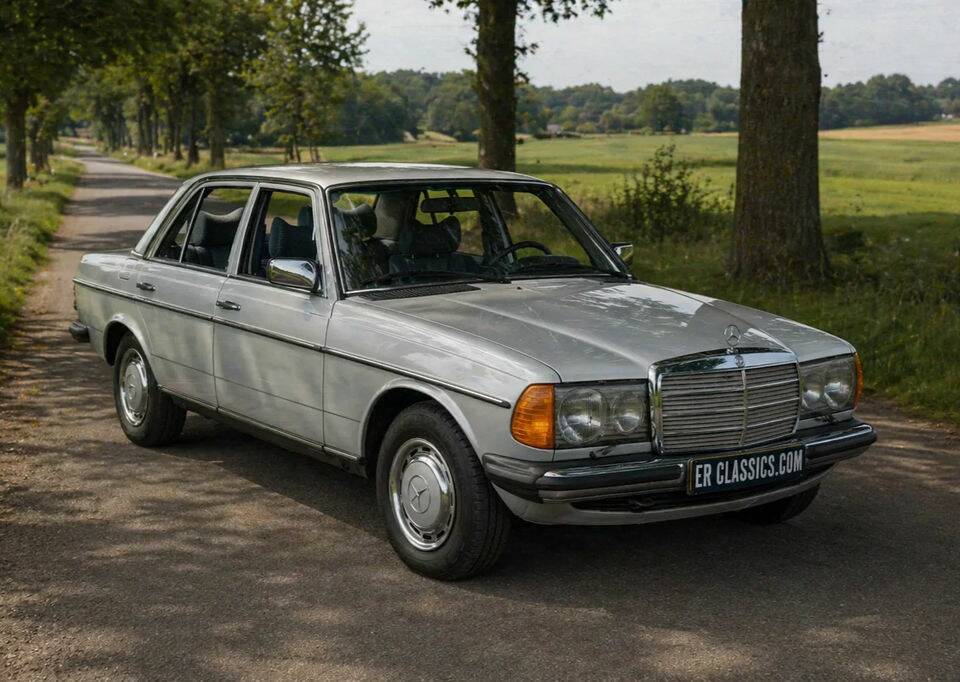 Bild 1/8 von Mercedes-Benz 250 (1978)