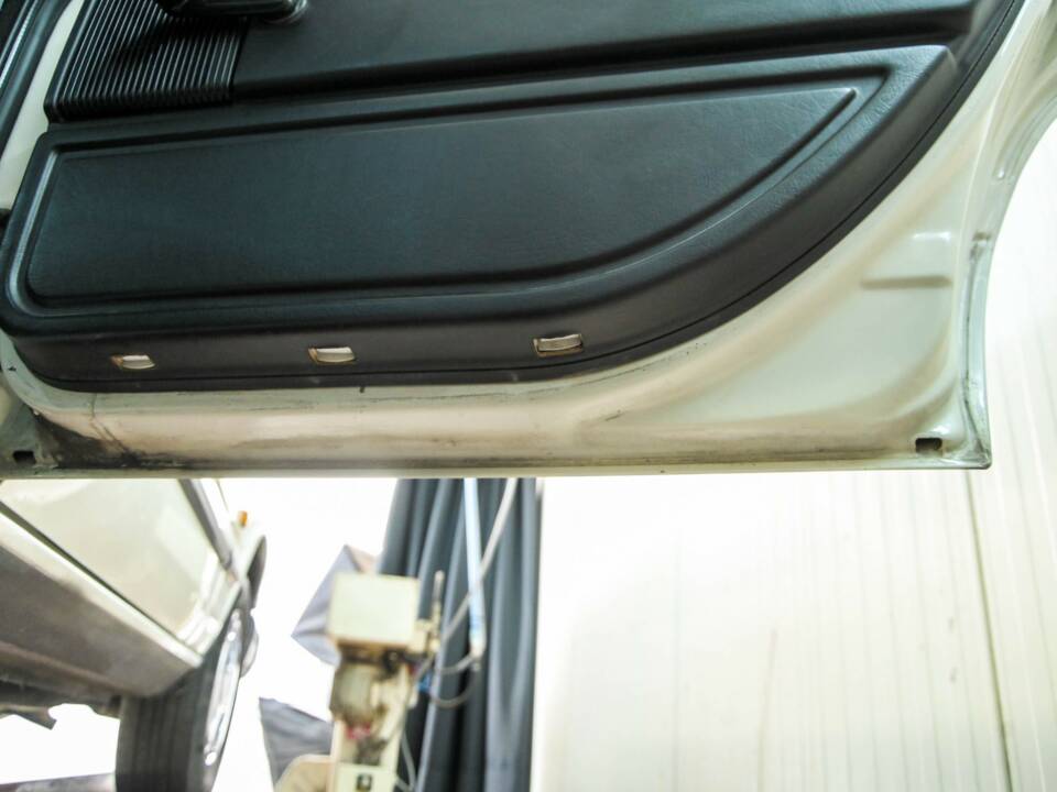 Image 45/50 of Volvo 740 GL (1987)