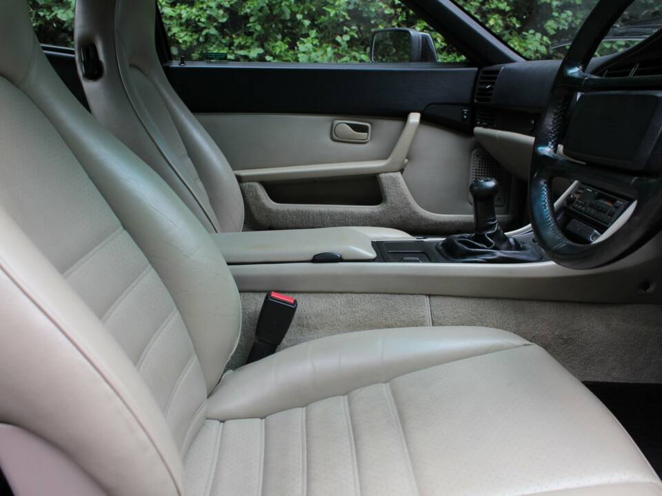 Bild 9/19 von Porsche 944 Turbo (1987)
