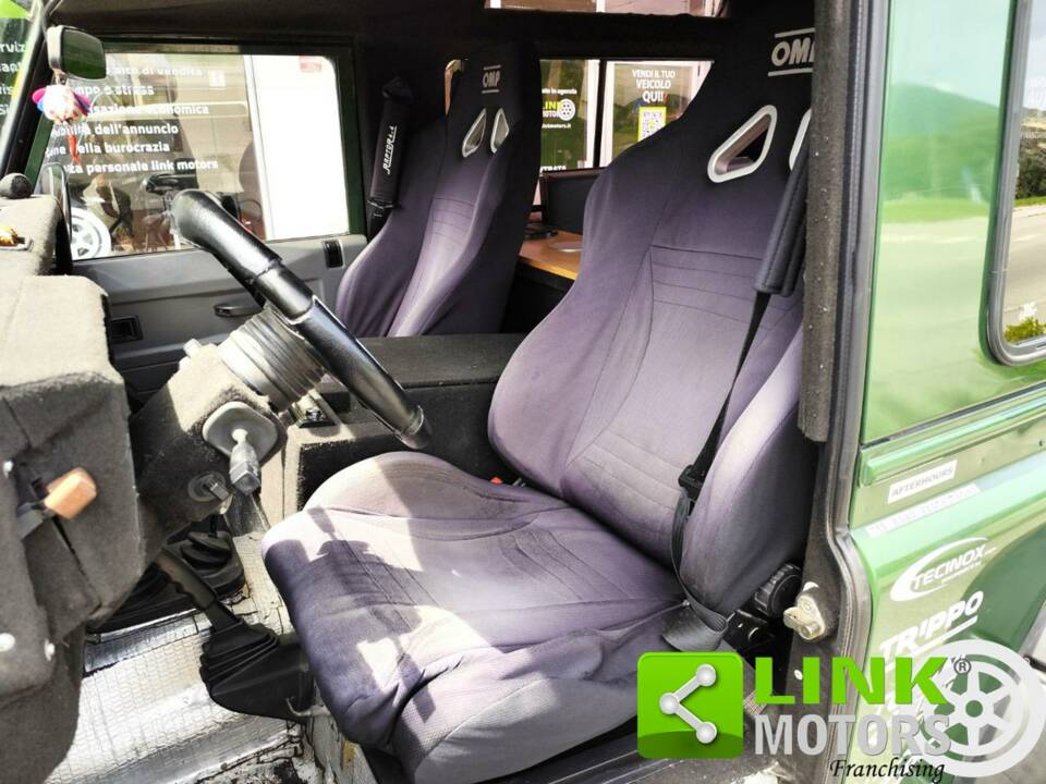 Bild 5/10 von Land Rover Defender 90 Td5 (1999)