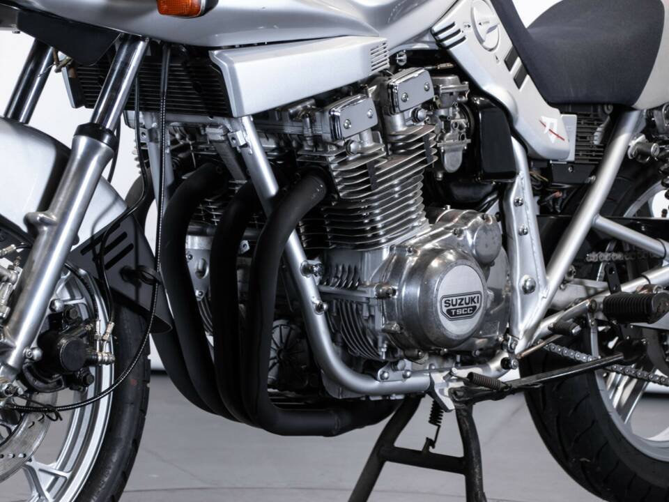 Afbeelding 29/35 van Suzuki GSX 1100 SZ Katana (1983)