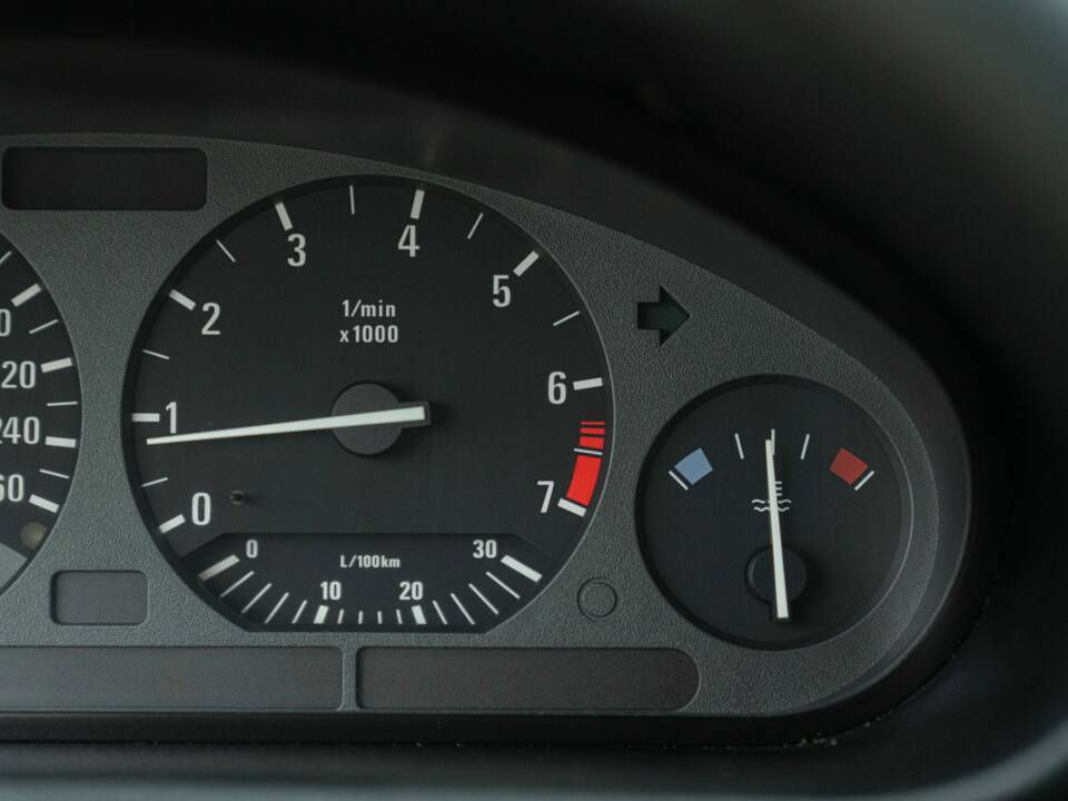 Image 41/50 of BMW 318 (1994)