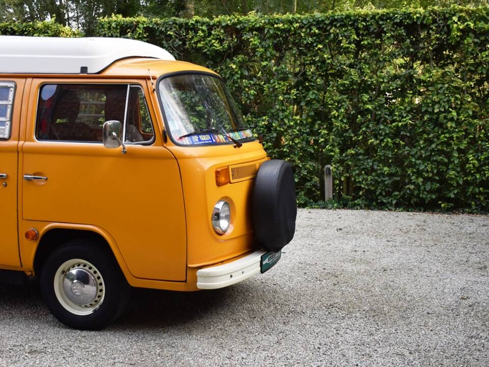 Image 14/49 of Volkswagen T2b Camper (1978)