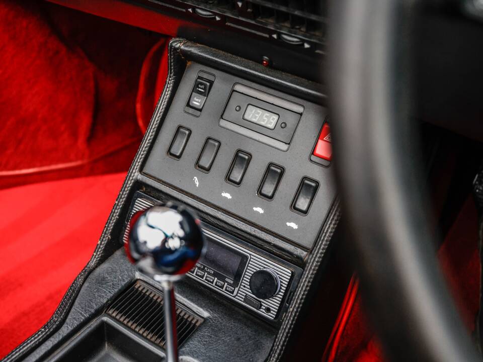 Image 31/42 of Ferrari Mondial T (1990)