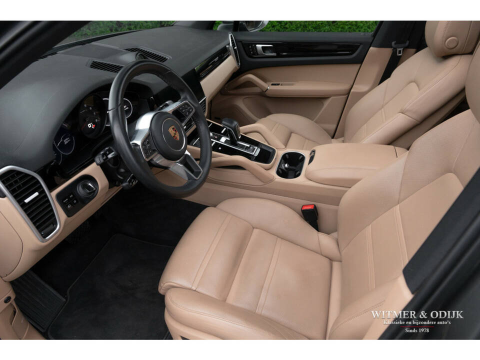 Image 7/38 of Porsche Cayenne (2019)