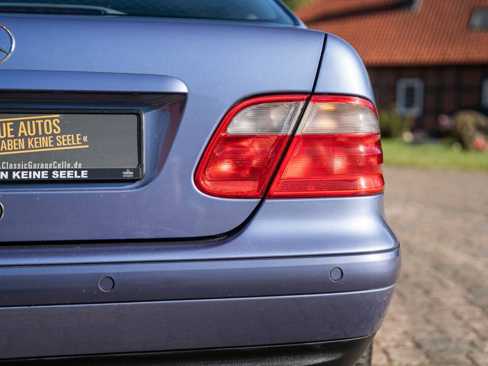 Bild 14/58 von Mercedes-Benz CLK 320 (1999)