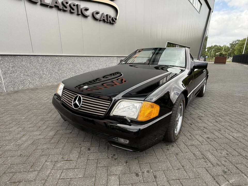 Image 12/50 of Mercedes-Benz 500 SL (1991)