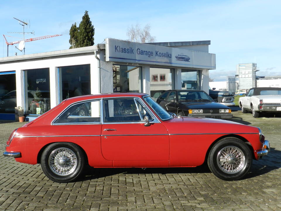 Afbeelding 27/75 van MG MGB GT (1969)