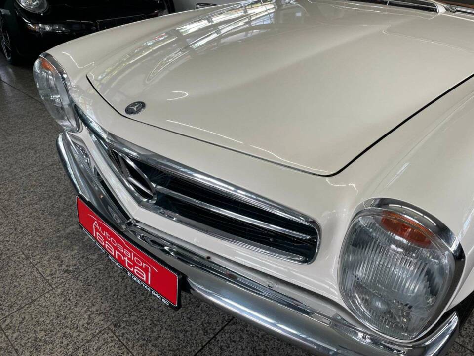 Image 9/20 of Mercedes-Benz 250 SL (1967)