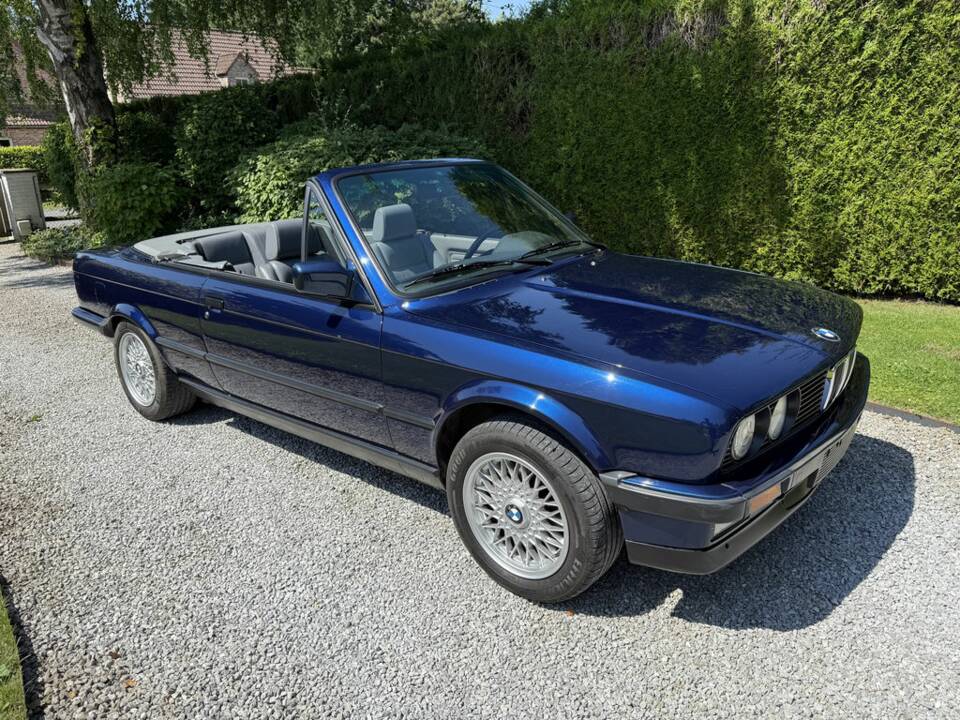 Bild 1/8 von BMW 320i (1991)