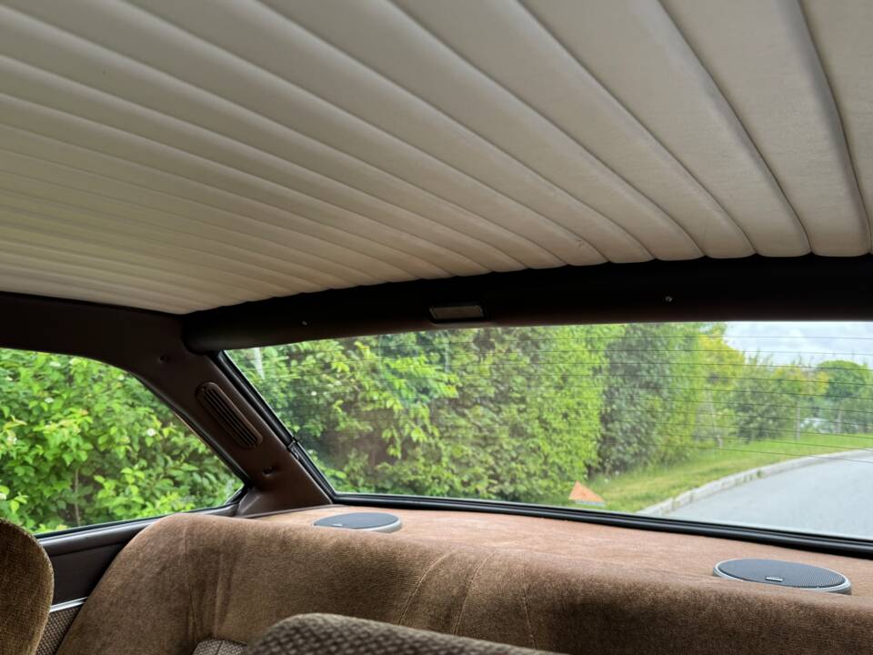 Bild 20/35 von Peugeot 504 Coupé (1983)