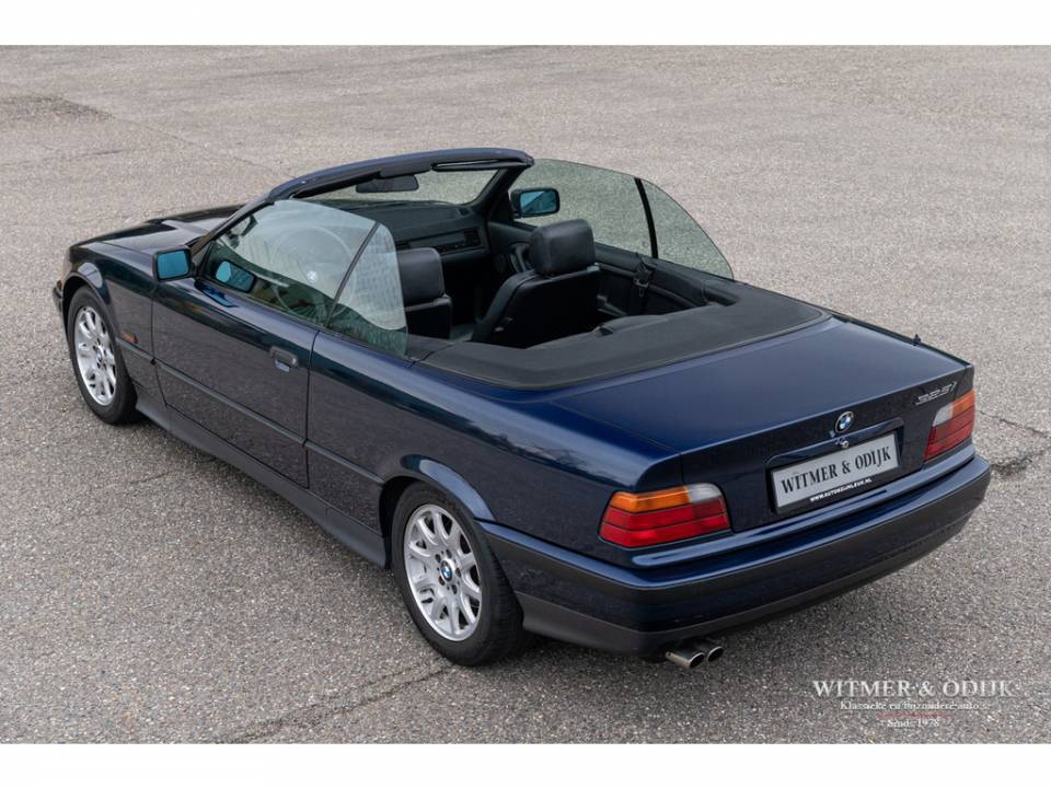 Imagen 2/29 de BMW 325i (1993)