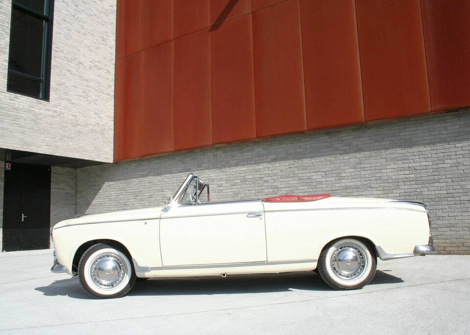 Image 4/8 of Peugeot 403 C (1960)