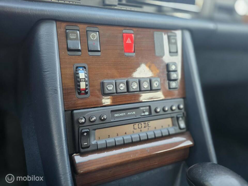 Image 34/50 de Mercedes-Benz 300 SE (1989)