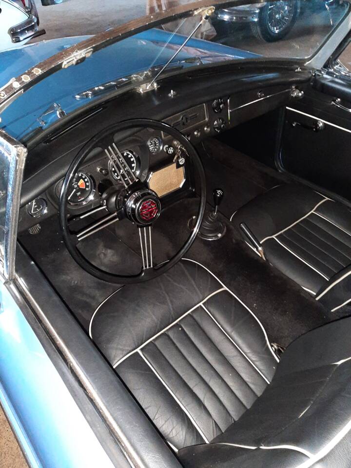 Image 5/13 of MG MGB (1965)