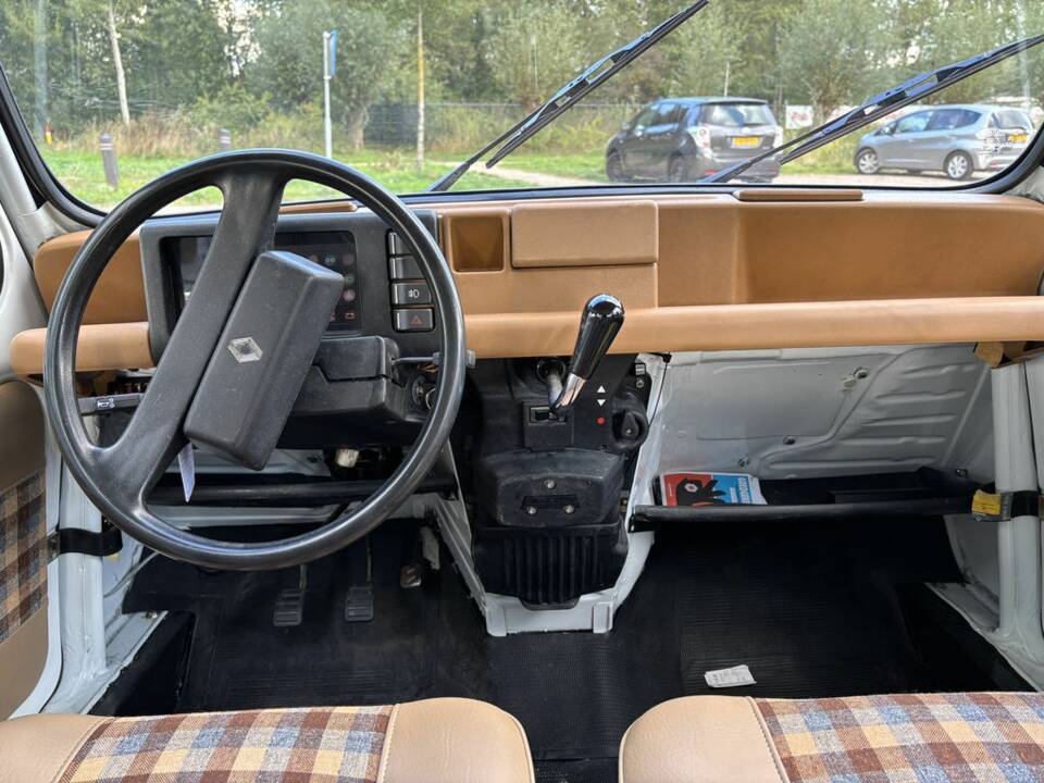 Bild 3/8 von Renault R 4 F4 (1984)