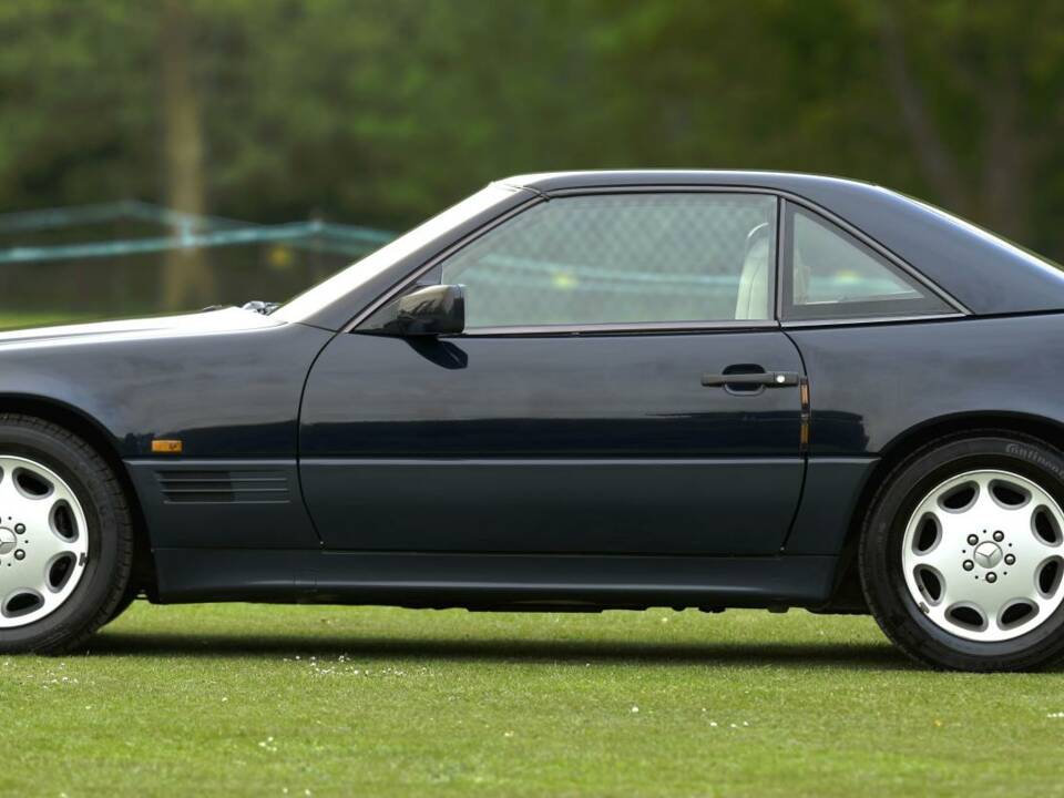 Image 20/50 of Mercedes-Benz SL 500 (1995)