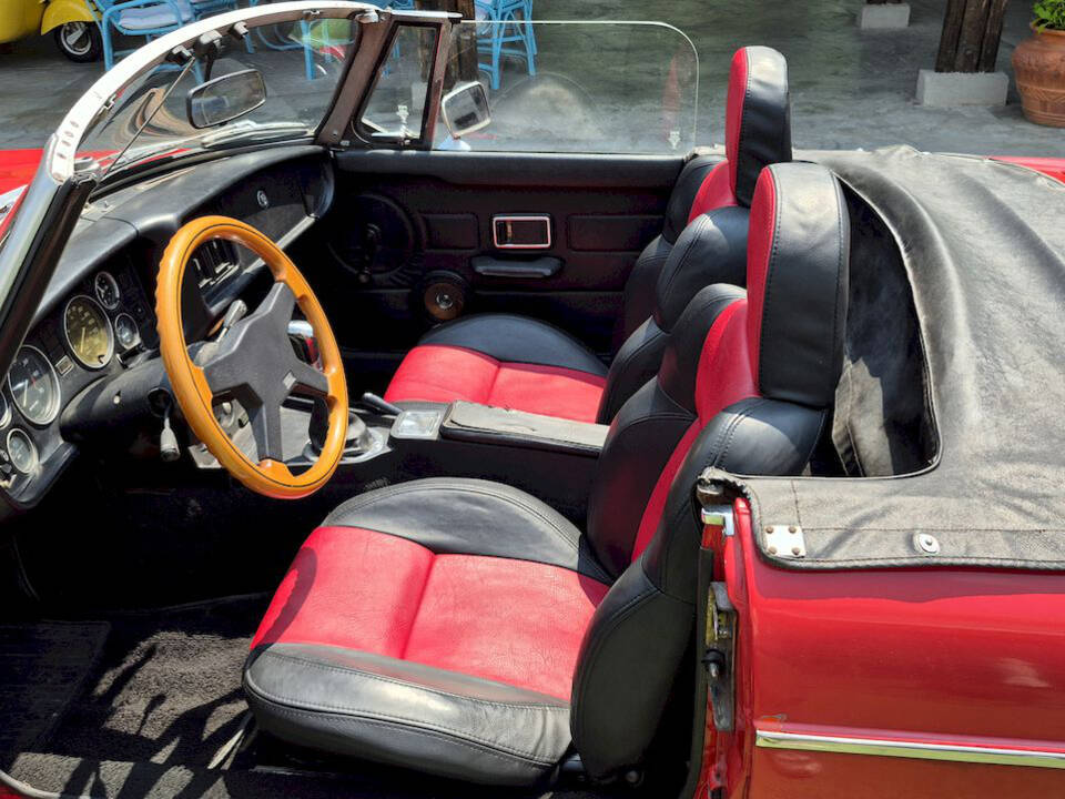 Image 22/40 of MG MGB (1979)