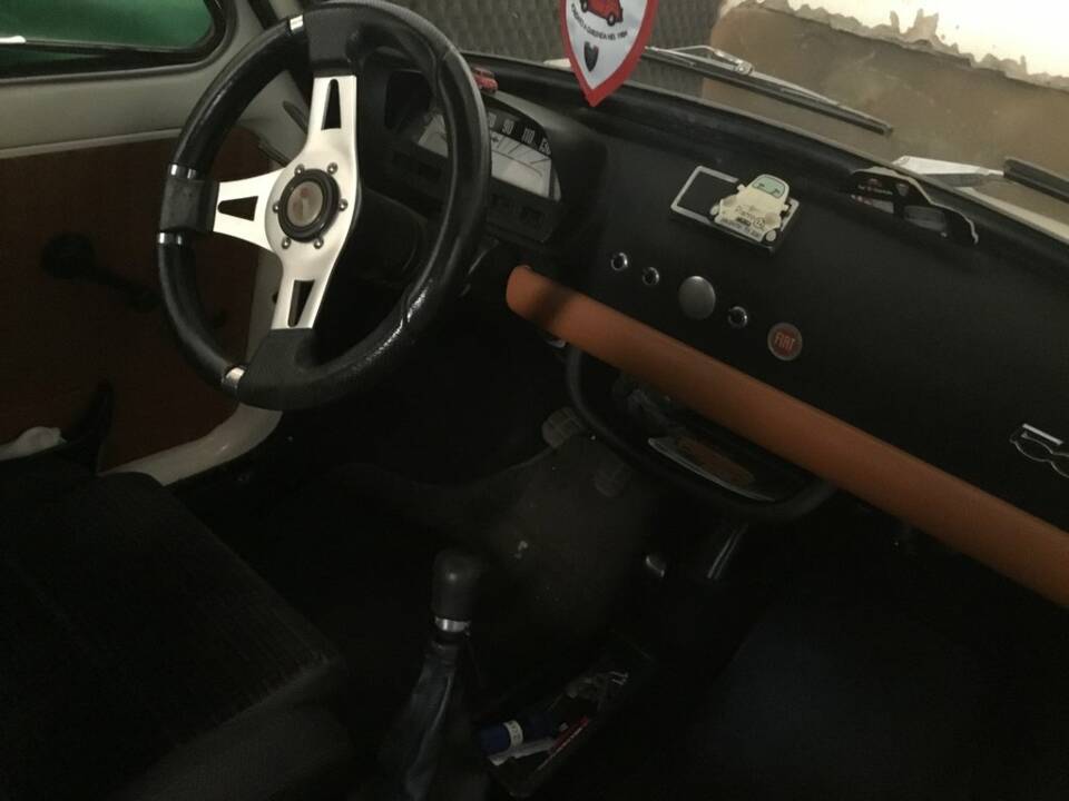 Image 4/5 of FIAT 500 L (1971)