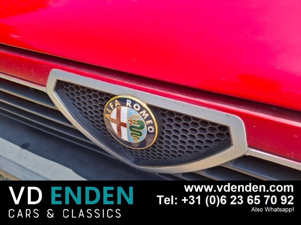 Image 15/76 of Alfa Romeo 33 - 1.3 S (1988)