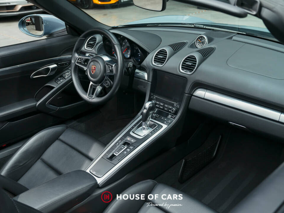 Image 17/22 of Porsche 718 Boxster S (2017)