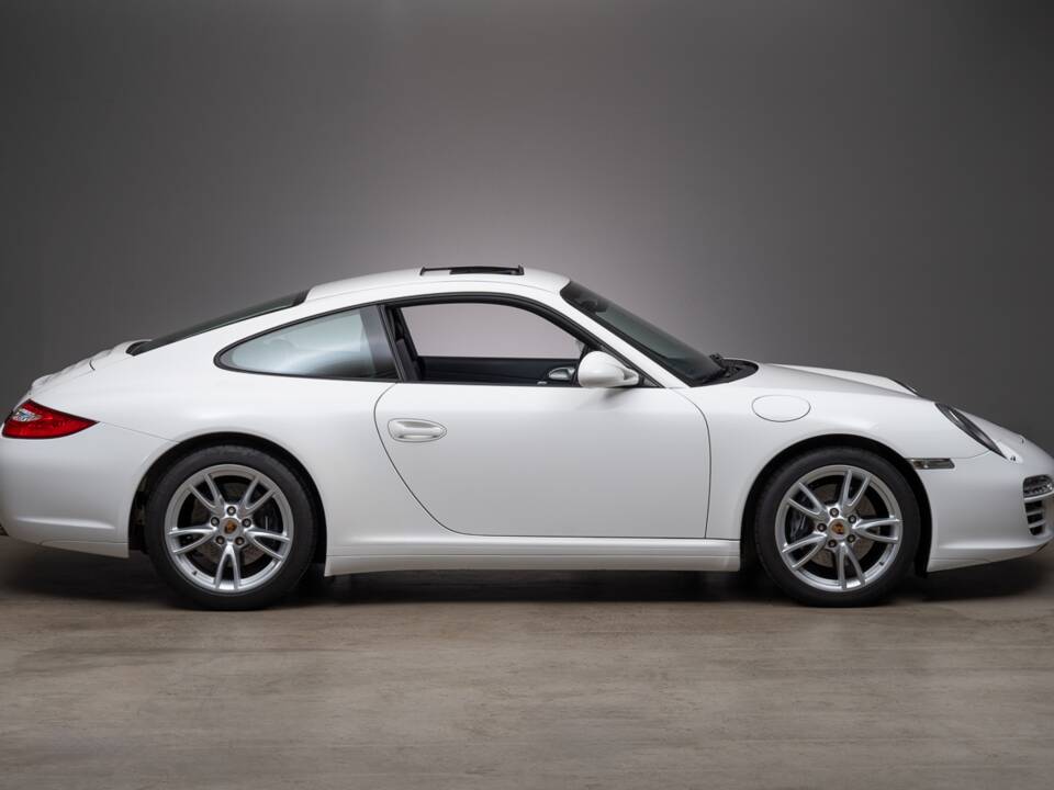 Image 4/40 of Porsche 911 Carrera 4 (2009)