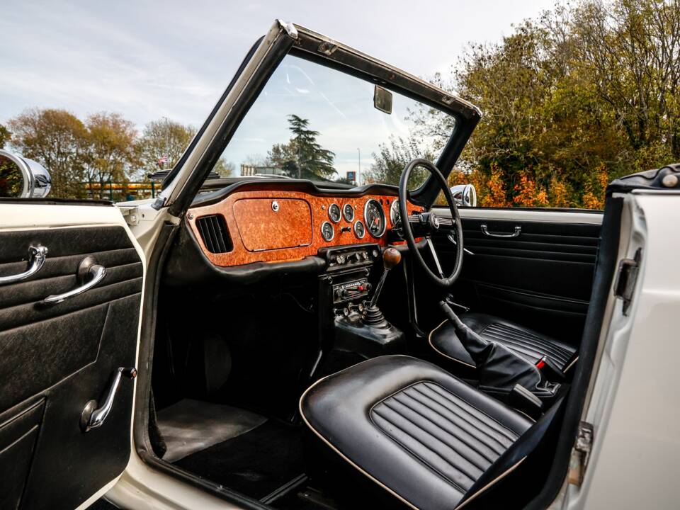 Image 33/42 of Triumph TR 4A (1966)