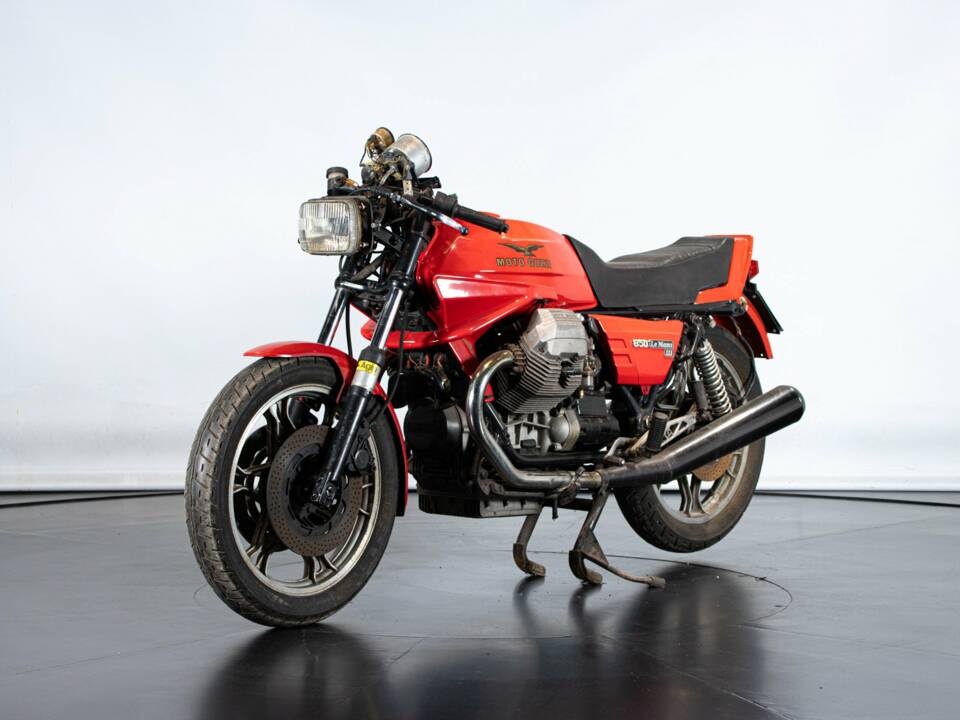 Image 41/49 de Moto Guzzi 850 LeMans (1981)