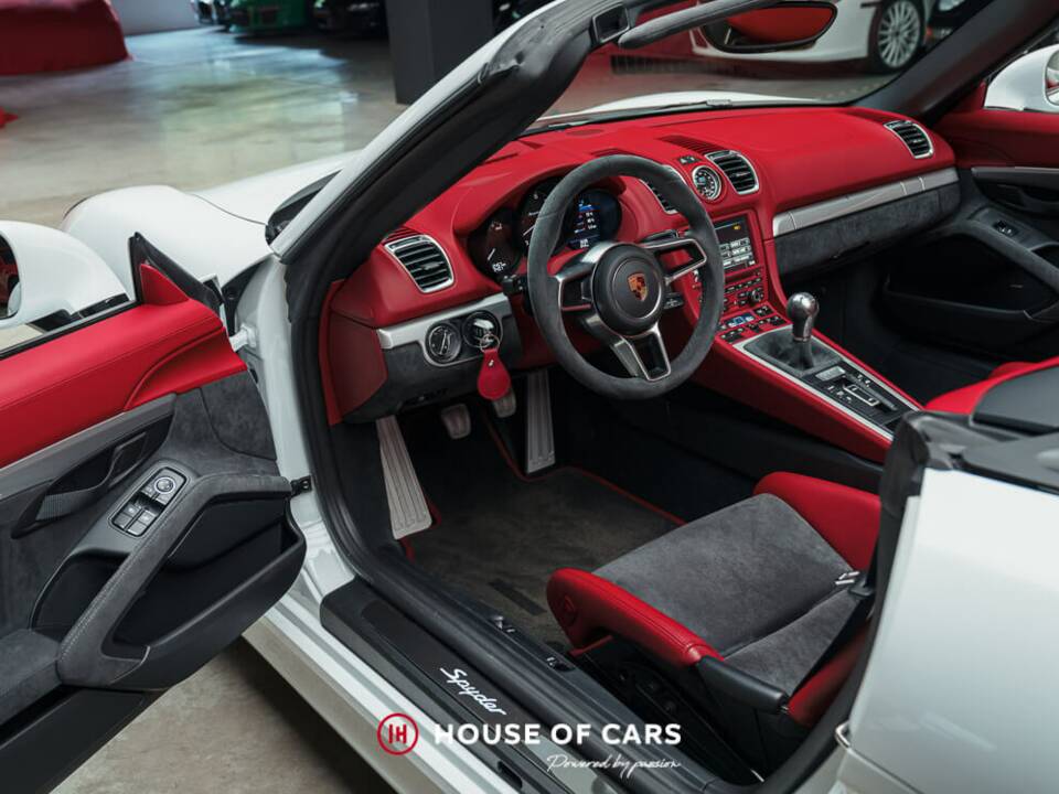 Image 16/25 of Porsche Boxster Spyder (2016)