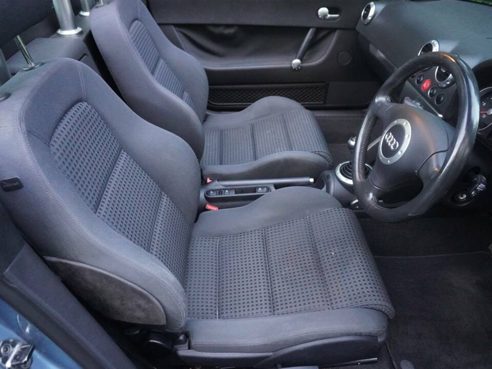 Bild 9/17 von Audi TT 1.8 T (2004)