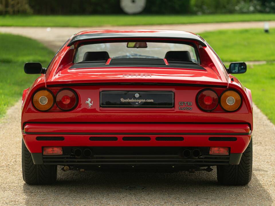 Image 9/50 de Ferrari 208 GTB Turbo (1987)