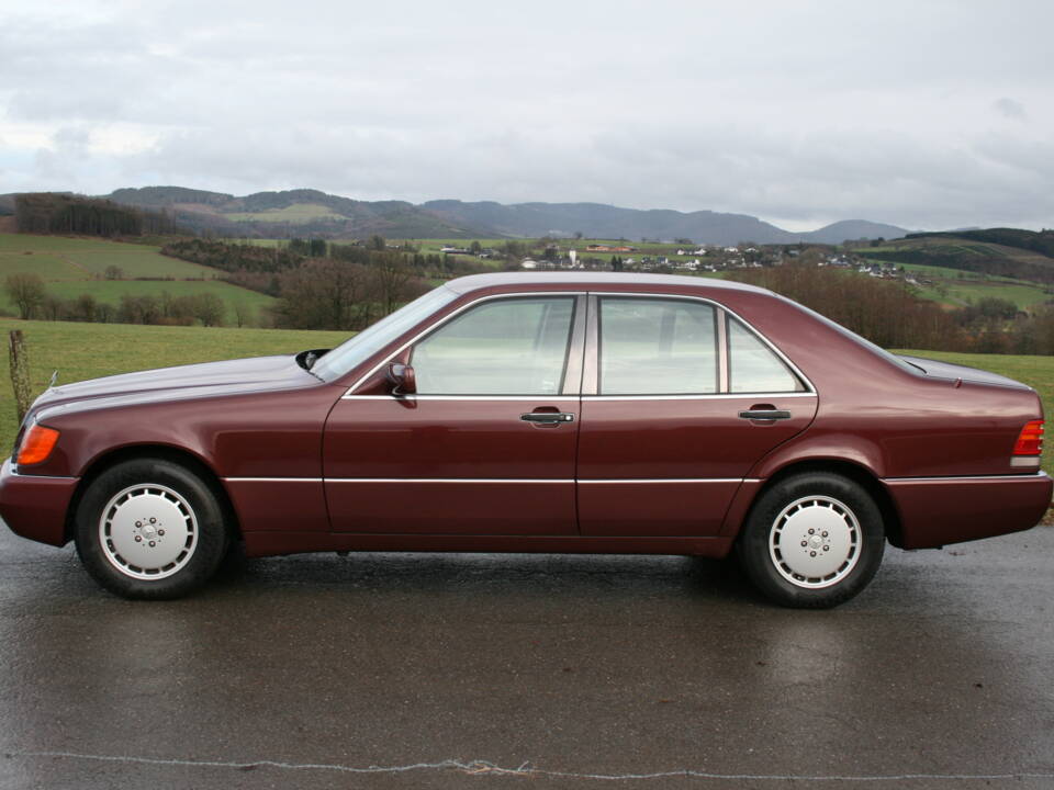 Image 38/69 de Mercedes-Benz 500 SE (1992)