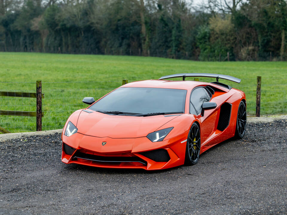 Image 16/47 of Lamborghini Aventador LP 700-4 (2013)