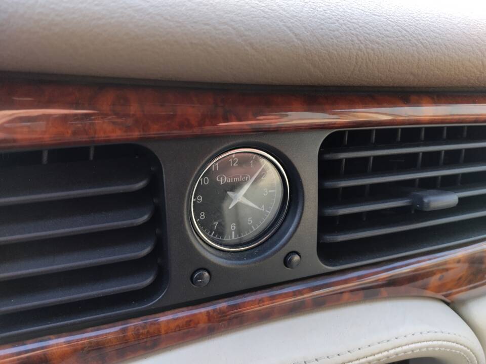 Image 54/71 of Daimler Super V8 (2000)