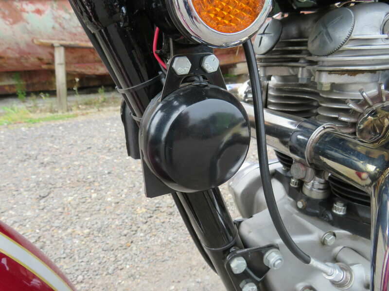 Image 18/50 de Triumph DUMMY (1970)