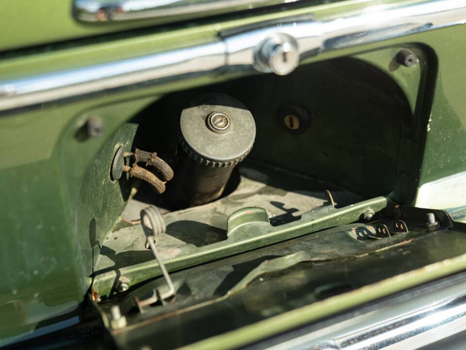 Imagen 45/50 de Mercedes-Benz 220 SE b (1964)