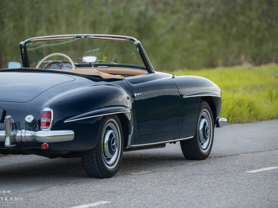 Image 12/25 of Mercedes-Benz 190 SL (1959)