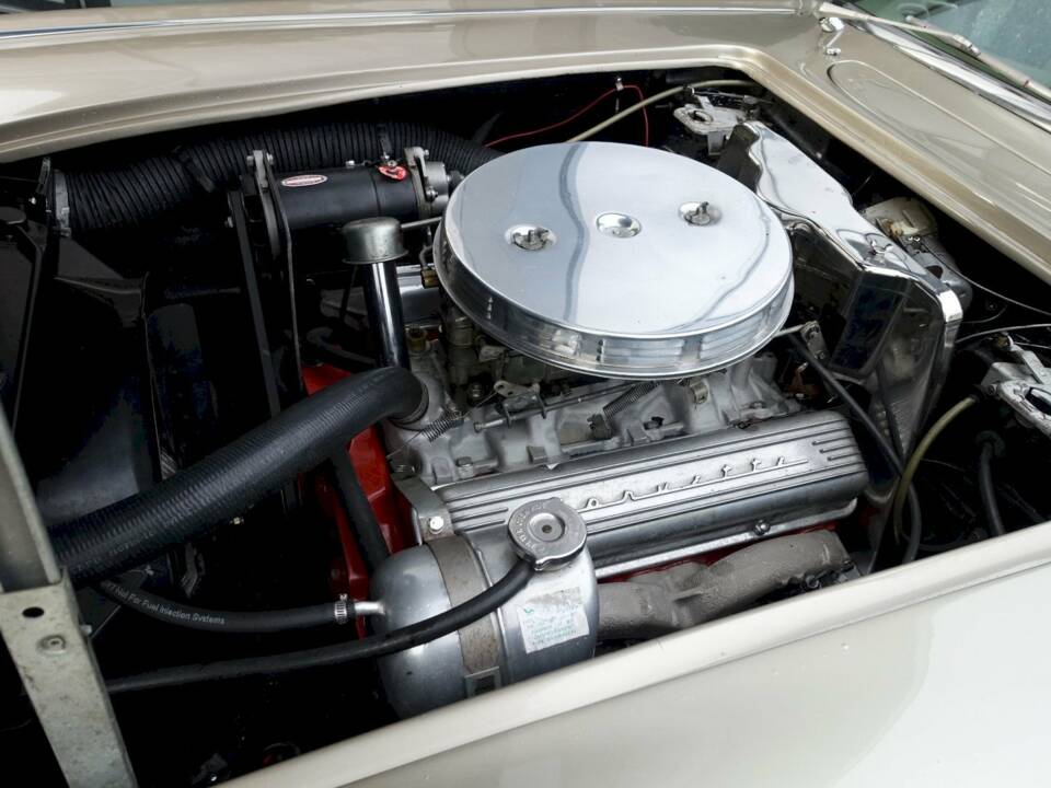 Image 23/33 of Chevrolet Corvette (1961)