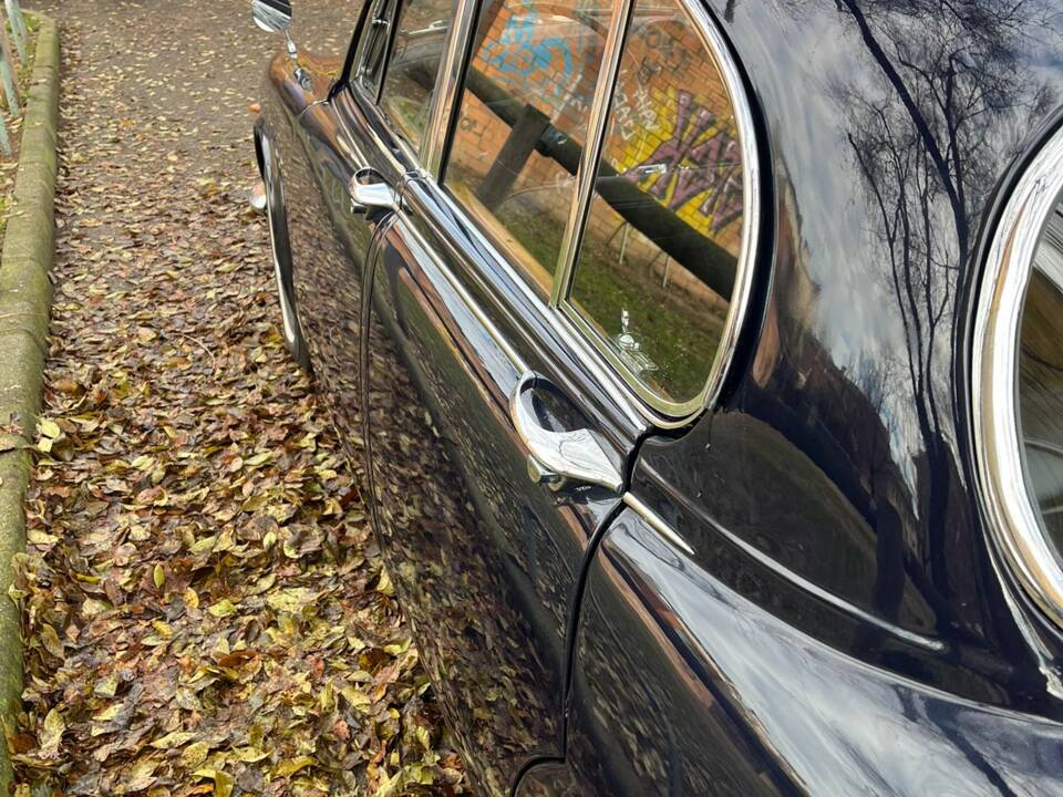 Image 18/51 of Jaguar 420 (1967)