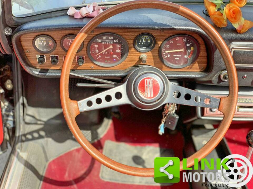 Bild 8/10 von FIAT 850 Sport Spider (1971)