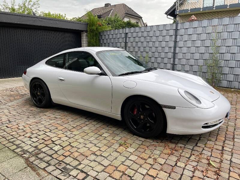 Bild 8/17 von Porsche 911 Carrera 4 (1999)