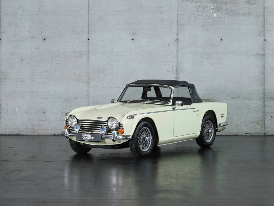 Bild 2/44 von Triumph TR 250 (1968)