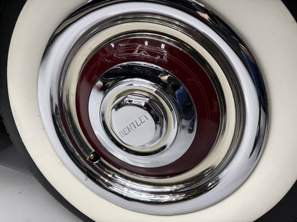 Image 3/81 of Bentley S 1 (1959)