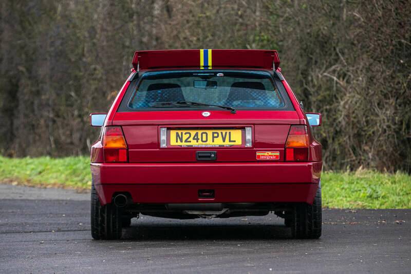 Image 7/50 of Lancia Delta HF Integrale Evoluzione II (1995)