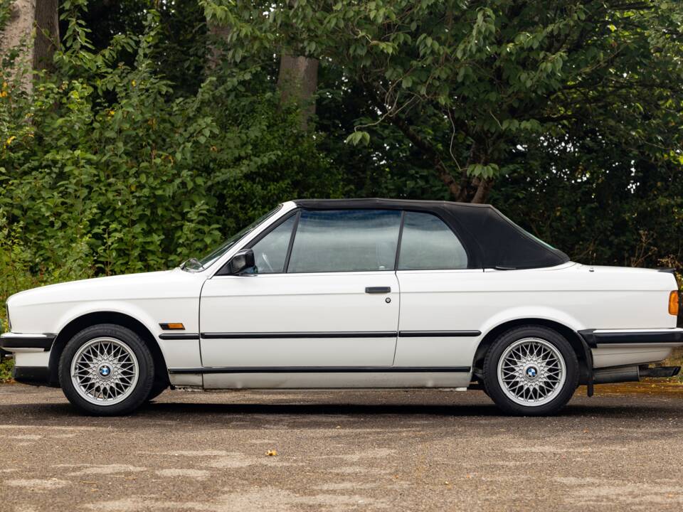 Afbeelding 3/48 van BMW 325i (1990)