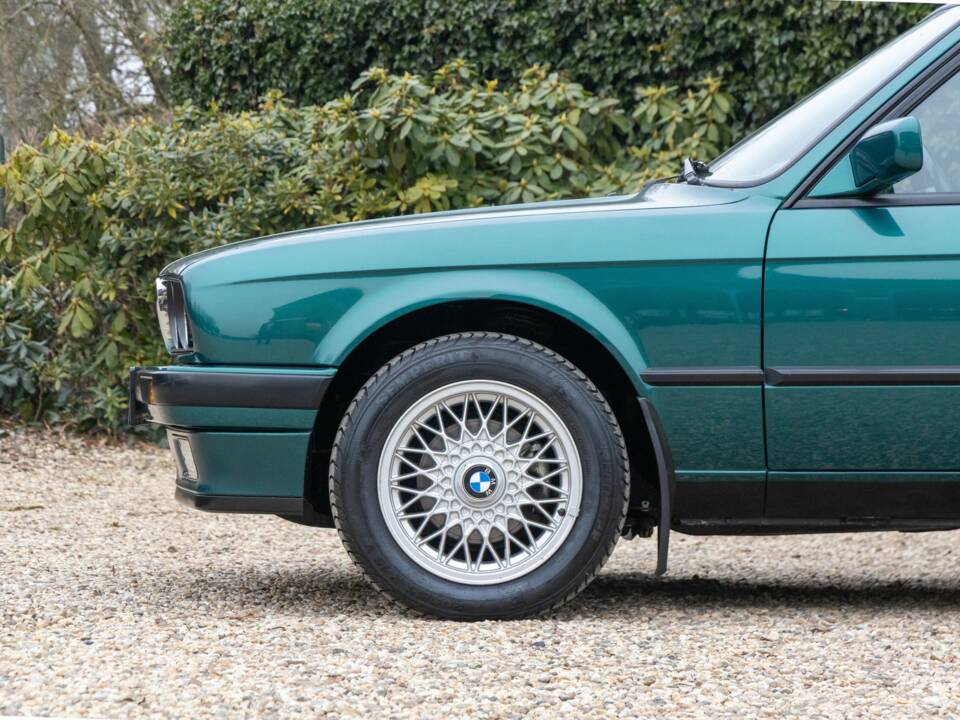 Bild 14/50 von BMW 316i Touring (1993)