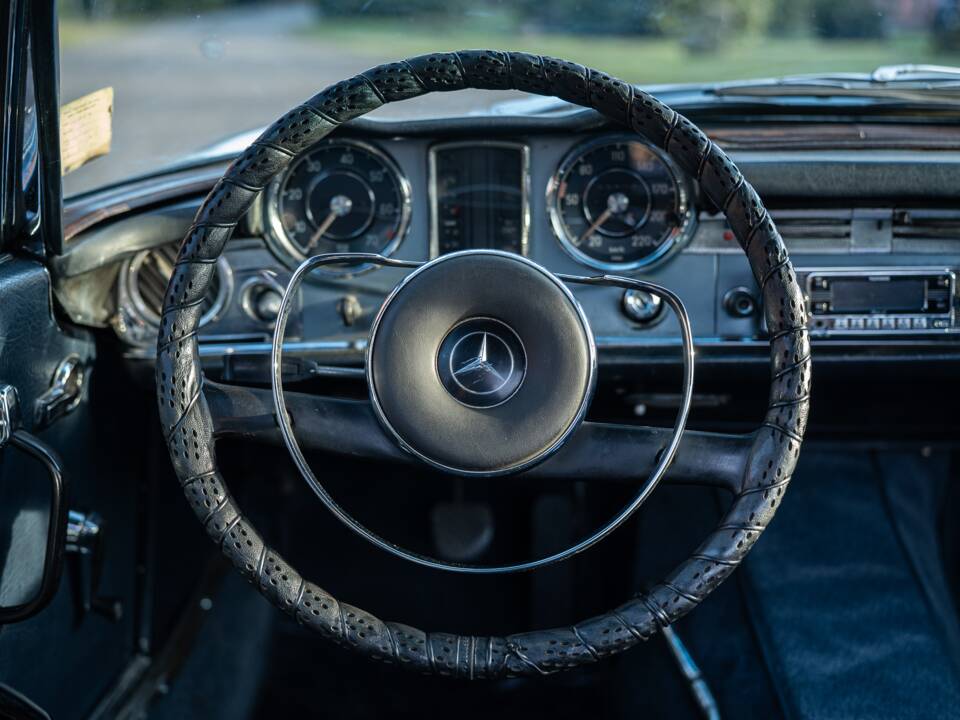 Bild 27/69 von Mercedes-Benz 230 SL (1967)