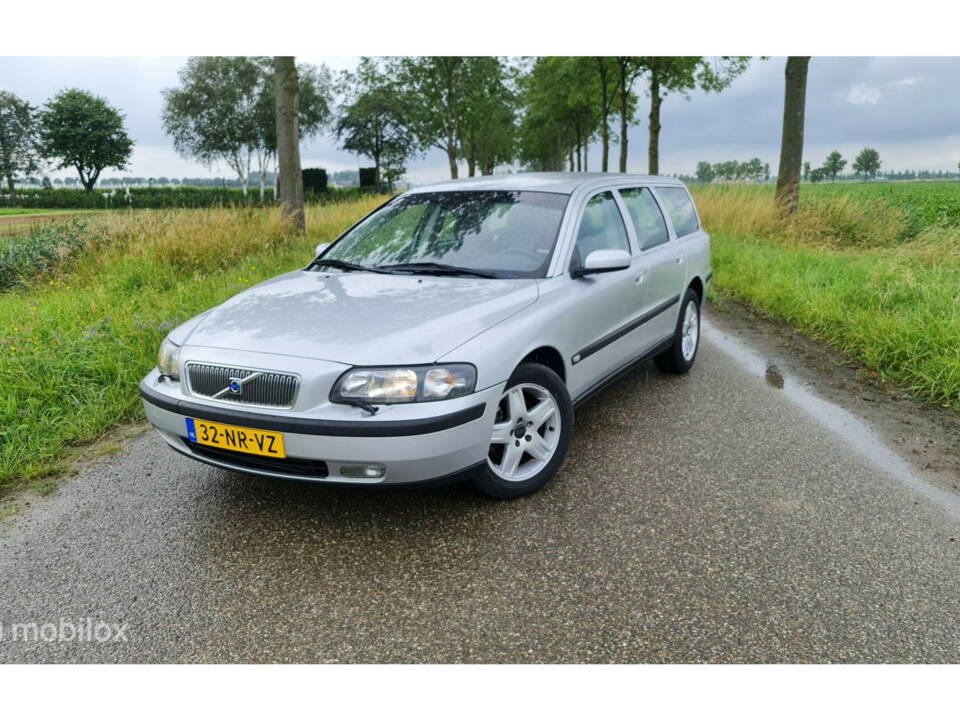 Image 31/46 de Volvo V 70 2.4 (2004)